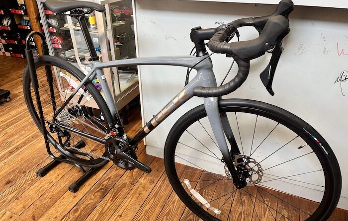 GUSTO（グスト）人気ロードと、TREK 『 EMONDA ALR5 』入荷