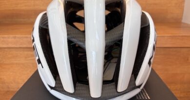 ポガチャルのヘルメット入荷　＆　お買い得な電動ポンプと、超軽量バーテープ！！